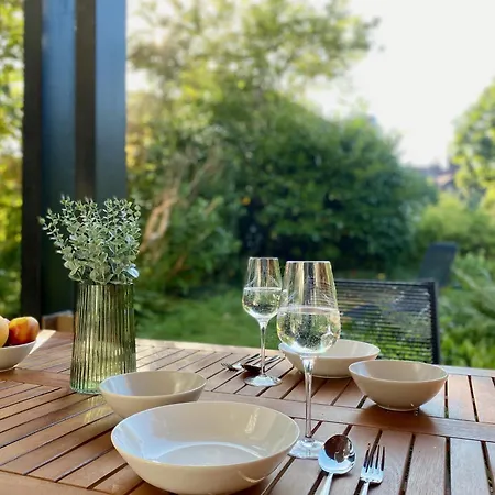 Snug Stays - Design Studio Am See Mit Terrasse, Garten, Badestelle Vor Dem Haus Worthsee Exterior photo