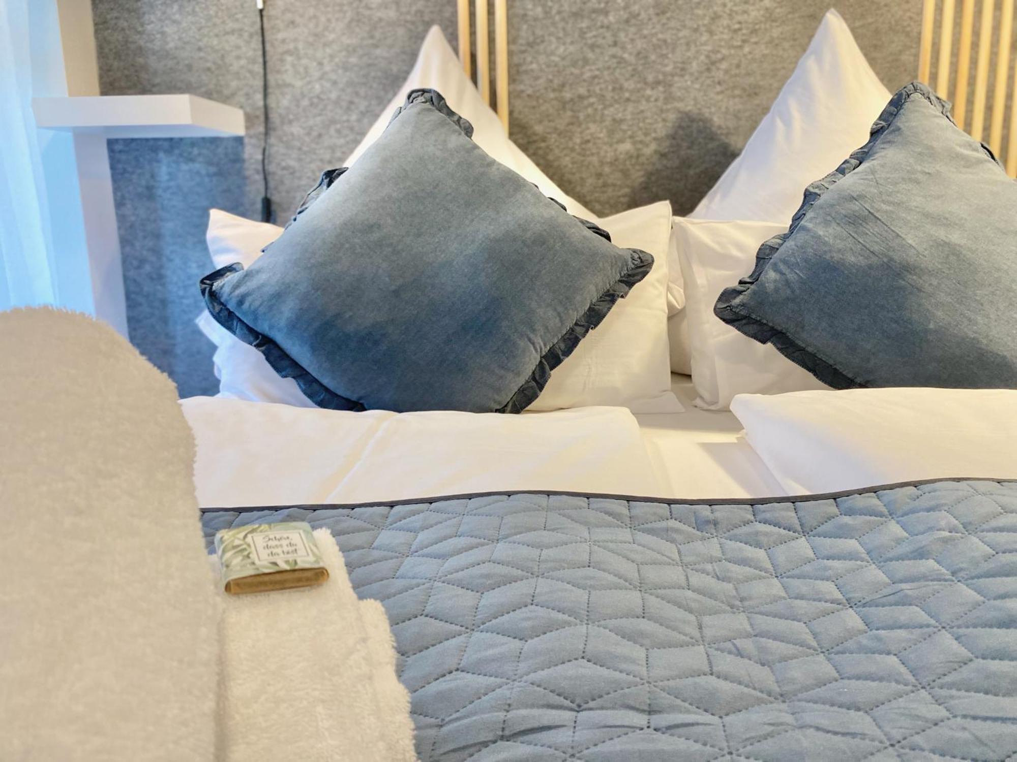 Apartment Snug Stays 2 - Design 1-Zimmer-Studio Am See Mit Terrasse, Garten, Badestelle Vor Dem Haus Worthsee