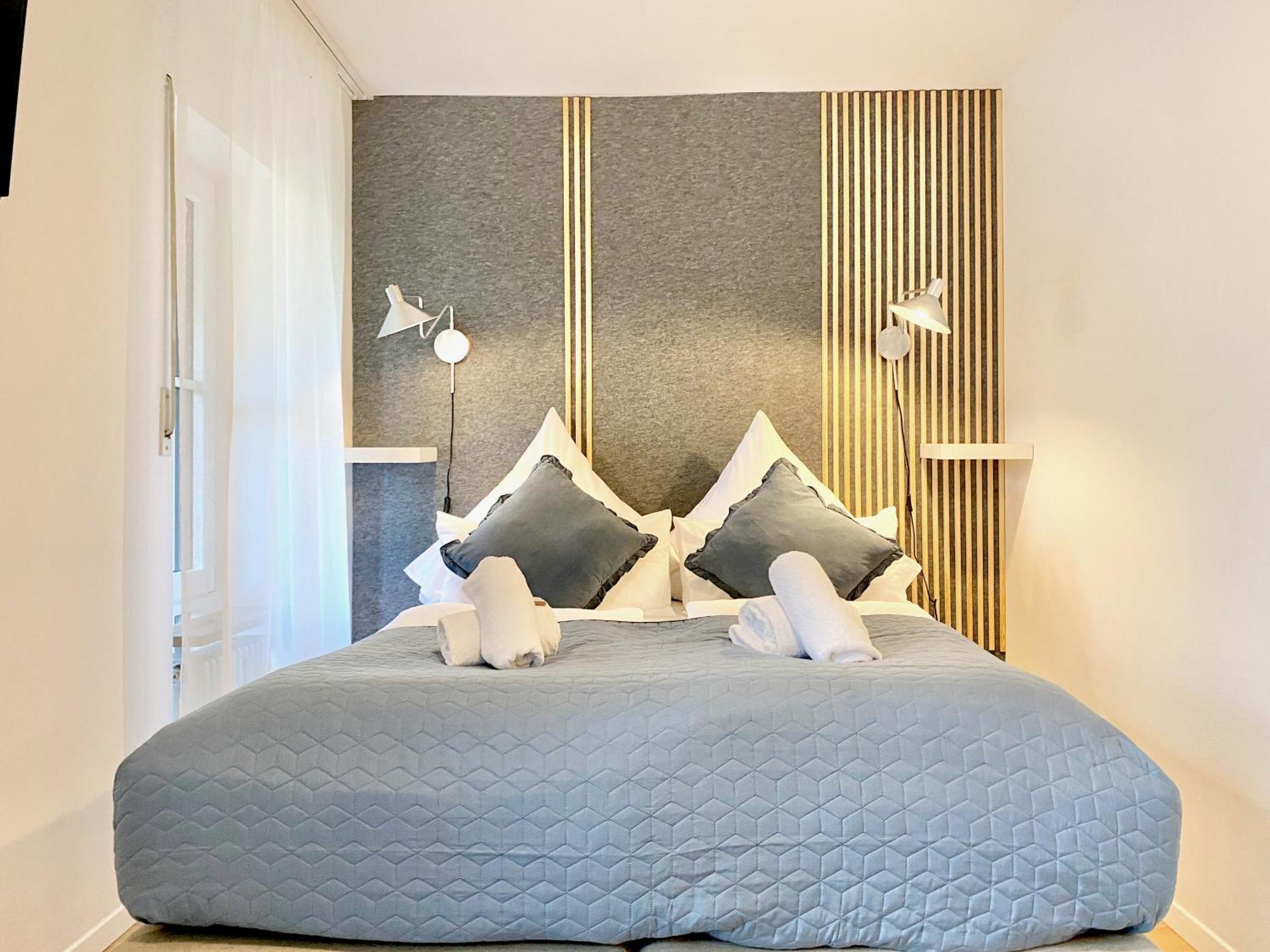 Snug Stays 2 - Design 1-Zimmer-Studio Am See Mit Terrasse, Garten, Badestelle Vor Dem Haus * Worthsee