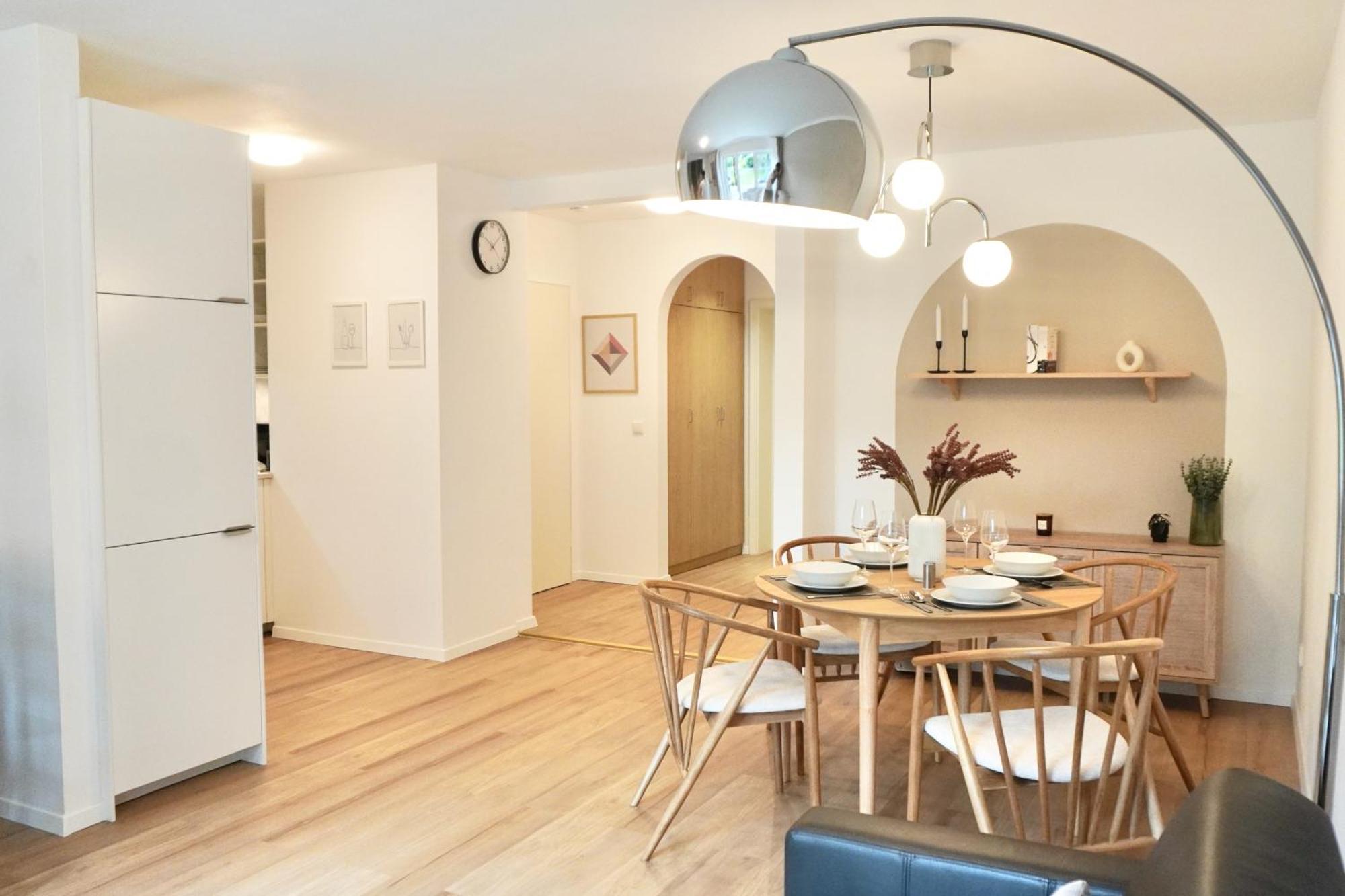 Snug Stays 2 - Design 1-Zimmer-Studio Am See Mit Terrasse, Garten, Badestelle Vor Dem Haus